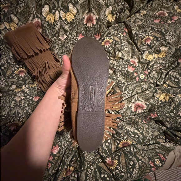 Minnetonka Tan Fringe Moccasins - Picture 3 of 7